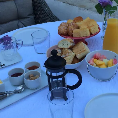 Cote Jardin Bed & Breakfast Nimes