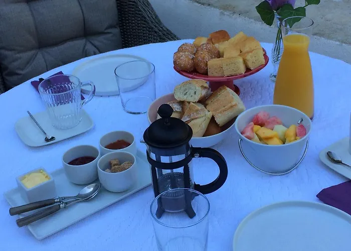 Cote Jardin Bed & Breakfast Nimes